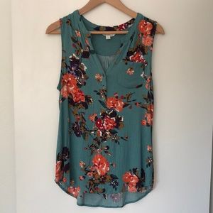 Floral buttoned tank top NWOT